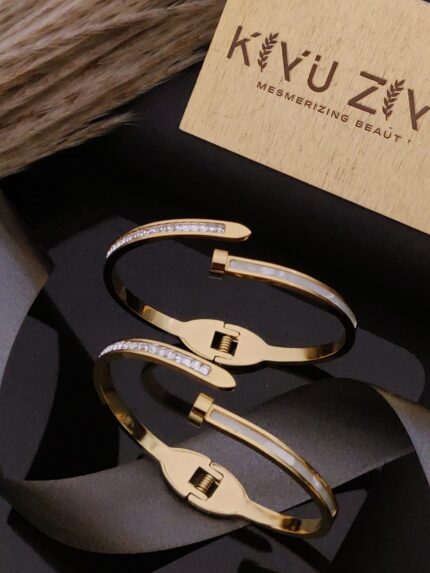 Anti Tarnish Bracelets with Ad Stone